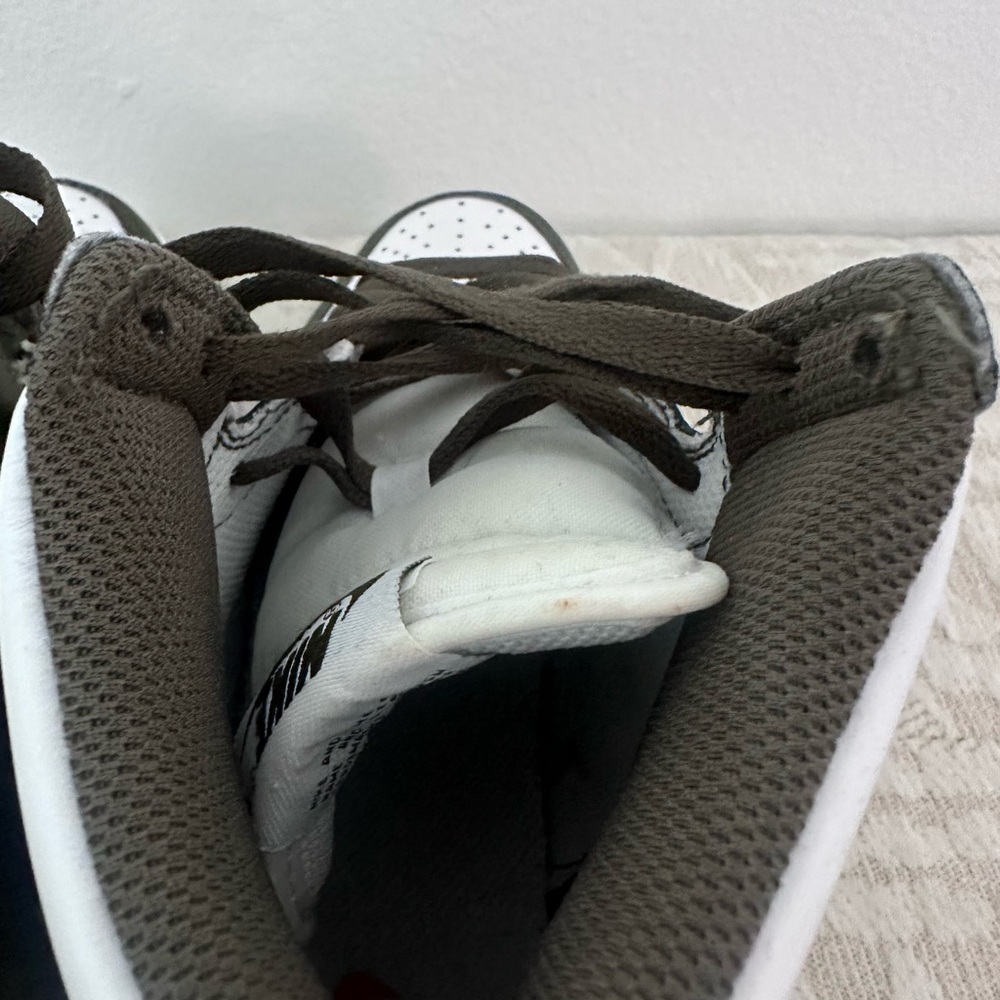 Nike - Picture 3 of 6
